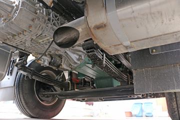 һ����� J6P�ؿ� �±����� 460���� 6X4ǣ����(CA4250P66K24T1A1E5)ͼƬ