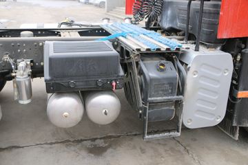 һ����� J6P�ؿ� �±����� 460���� 6X4ǣ����(CA4250P66K24T1A1E5)ͼƬ