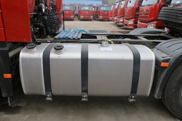 һ����� J6P�ؿ� �±����� 460���� 6X4ǣ����(CA4250P66K24T1A1E5)ͼƬ