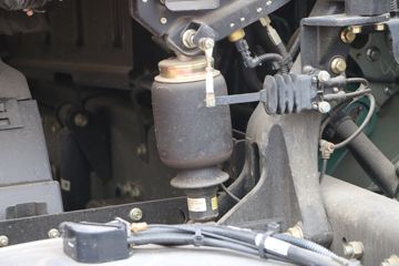 һ����� J6P�ؿ� �±����� 460���� 6X4ǣ����(CA4250P66K24T1A1E5)ͼƬ