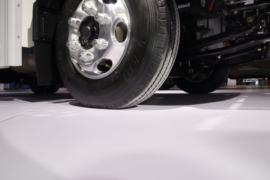 远程GLR&nbsp;电动冷藏车底盘图片