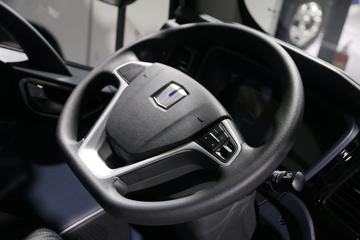 Զ�� Re500 6T 4.14�׵�������ʽ�綯��ʽ�Ῠ25.9kWhͼƬ