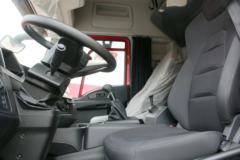 江铃重汽 威龙重卡 365马力 8X4 9.5米厢式载货车(SXQ5310XXYJ5A2D5)