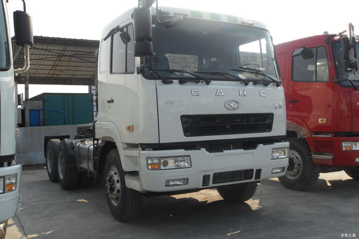 华菱M5牵引车外观图片