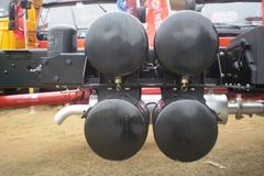 东风 凯普特中卡 140马力 4X2 6.1米厢式载货车(EQ5090XXYG12D6AC)