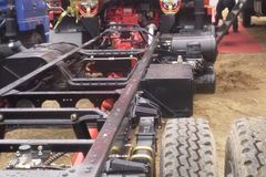 东风 凯普特中卡 140马力 4X2 6.1米厢式载货车(EQ5090XXYG12D6AC)