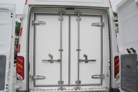 南京依维柯底盘&nbsp;冷藏车上装图片