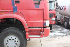 中国重汽 HOWO重卡 336马力 8X4 8.8米自卸车(ZZ3317N4867C1L)