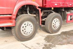 中国重汽 HOWO重卡 375马力 8X4 7.6米自卸车(侧翻)(ZZ3317N4067C1)