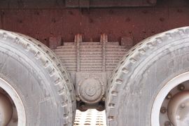 德龙F2000&nbsp;自卸车底盘                                                图片