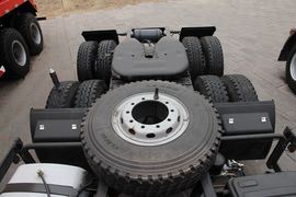 远威&nbsp;牵引车底盘                                                图片