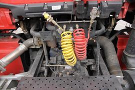 远威&nbsp;牵引车底盘                                                图片