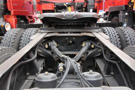 远威&nbsp;牵引车底盘                                                图片