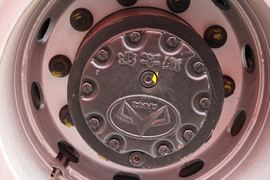 远威&nbsp;自卸车底盘                                                图片