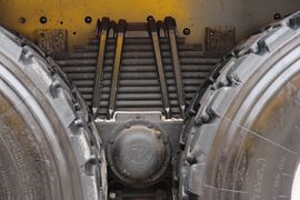 远威&nbsp;自卸车底盘                                                图片