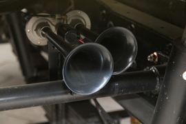 远威&nbsp;自卸车底盘                                                图片