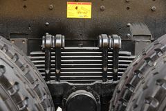 江铃重汽 远威重卡 260马力 8X4 7.6米自卸车(SXQ3310G5D2)