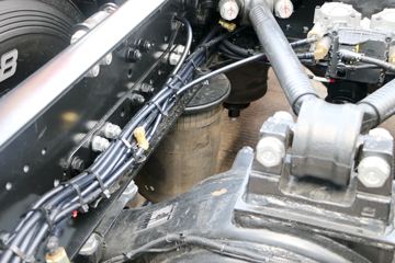 ���� �����K7�ؿ� 540���� 6X4�Զ���ǣ����(ZF AMT����һ��)(HFC4252P13K7E33S7V)ͼƬ