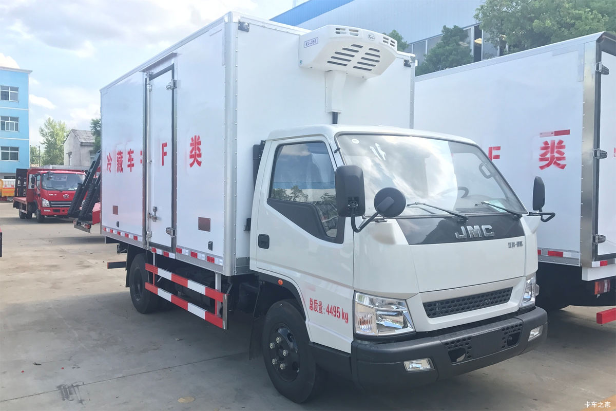 江铃 顺达 116马力 4X2 4.05米冷藏车(江特牌)