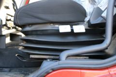 青岛解放 悍V重卡 240马力 6X2 7.7米仓栅式载货车(CA5250CCYP1K2L5T3E5A80-1)