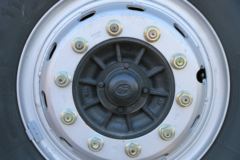 青岛解放 悍V重卡 240马力 6X2 7.7米仓栅式载货车(CA5250CCYP1K2L5T3E5A80-1)