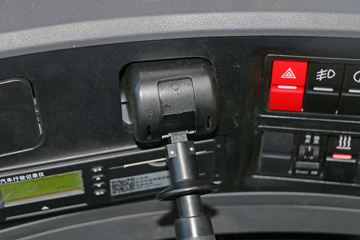 �ൺ��� ;V�ؿ� 350���� 8X4 9.5�ײ�դʽ�ػ���(CA5313CCYP2K2L7T4E5A80-1)ͼƬ