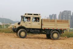 奔驰 乌尼莫克U4000 220马力 4X4越野救援车