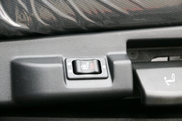 һ����� ��J6P�ؿ� �ʻݰ� �±����� 420���� 6X4ǣ����(CA4250P66K24T1A1E5)ͼƬ