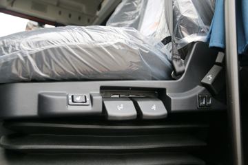 һ����� ��J6P�ؿ� �ʻݰ� �±����� 420���� 6X4ǣ����(CA4250P66K24T1A1E5)ͼƬ