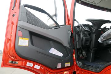 һ����� ��J6P�ؿ� �ʻݰ� �±����� 420���� 6X4ǣ����(CA4250P66K24T1A1E5)ͼƬ