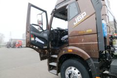 一汽解放 新J6P重卡 领航版 四季款 550马力 6X4牵引车(CA4250P66K25T1A1E5)
