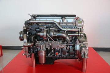 菲亚特C9 544马力 8.7L 国六 天然气发动机