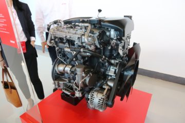 菲亚特F1C 185马力 3L 国六 天然气发动机