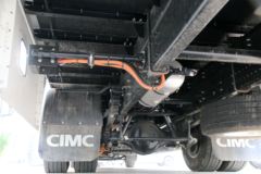 陕汽重卡 德龙L6000 4X2 厢式载货车