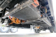 陕汽重卡 德龙L6000 4X2 厢式载货车