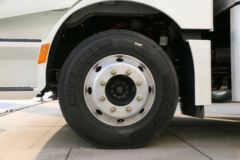 陕汽重卡 德龙L6000 4X2 厢式载货车