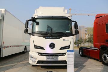 陕汽德龙M6000 菁英版 8.2L柴油 360马力 6X2 法士特10档 AMT自动档 9.5米翼开启厢式载货车