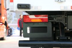 陕汽重卡 德龙M6000 340马力 4X2载货车