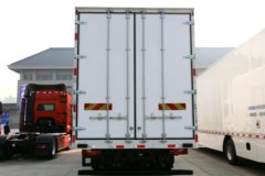 陕汽重卡 德龙M6000 340马力 4X2载货车