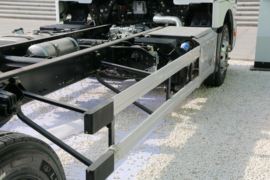 德龙L6000&nbsp;载货车底盘                                                图片