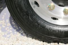 陕汽重卡 德龙L6000 220马力 4X2 载货车底盘(国六)