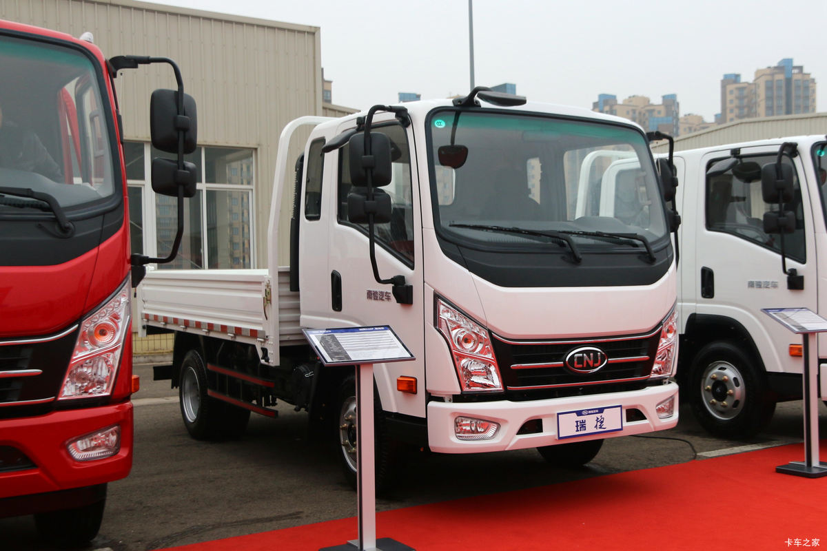 �Ͽ����� ���D20P ������ 87���� 4X2 3.3����ж��(NJA3040EPE31V)���                                                