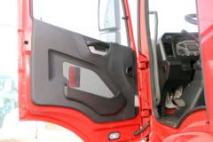 上汽红岩 杰卡C500重卡 350马力 6X4牵引车(CQ4256ZTVG334)