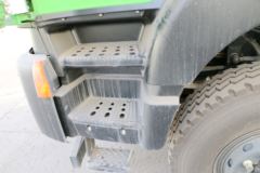上汽红岩 新金刚M500 390马力 8X4 7.6米自卸车(CQ3316HTVG366L)