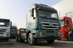 上汽红岩 杰狮C500重卡 北方版 520马力 6X4牵引车(CQ4256HYVG334HW)