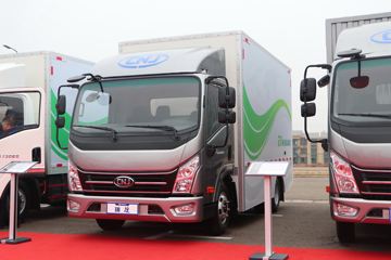 南骏汽车 瑞捷D30EG 4.15米单排纯电动厢车轻卡93kWh