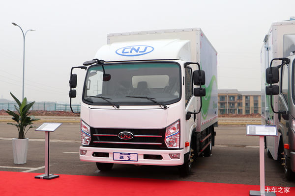 南骏汽车 瑞吉J30EG 4.15米单排增程式电动厢车轻卡77kWh