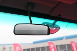 瑞吉J30&nbsp;混凝土搅拌车驾驶室                                               图片