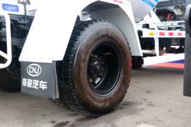 瑞吉J30&nbsp;混凝土搅拌车底盘                                                图片