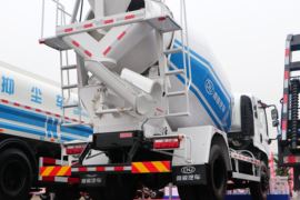 瑞吉J30&nbsp;混凝土搅拌车上装                                                图片